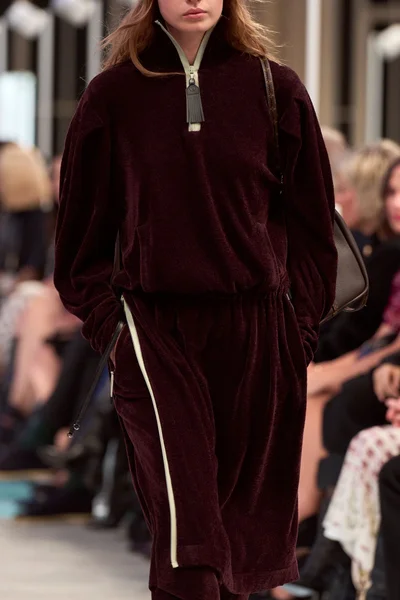 Look 42